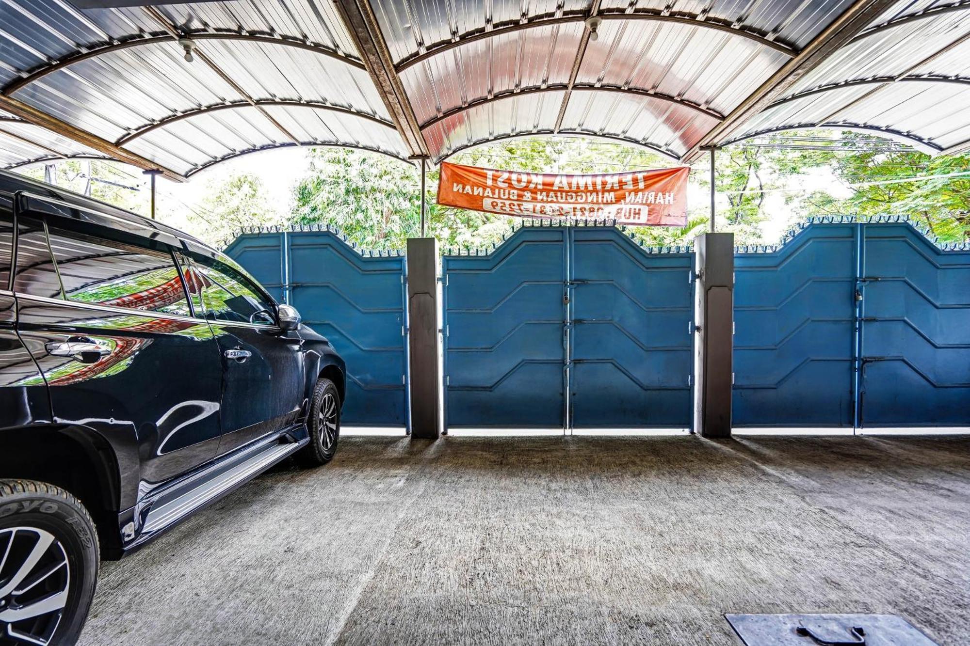 Oyo 90891 Parang Kusumo Residence Krembangan 外观 照片